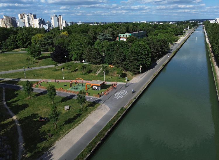 Parc de la Bergère - Vue du Canal de l'Ourcq